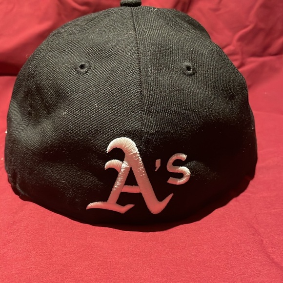 Oakland Athletics Fitted Hat By New Era - Picture 2 of 3